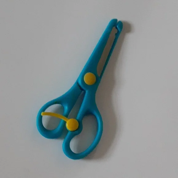 Lot of Kid's Craft and Activity Stuff - Picture 4 of 6